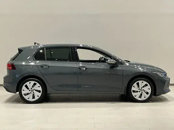 Volkswagen Golf I 2026 photo 3
