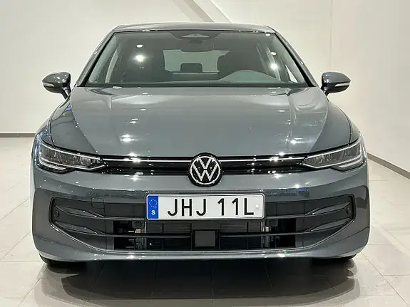 Volkswagen Golf I 2026 photo 2