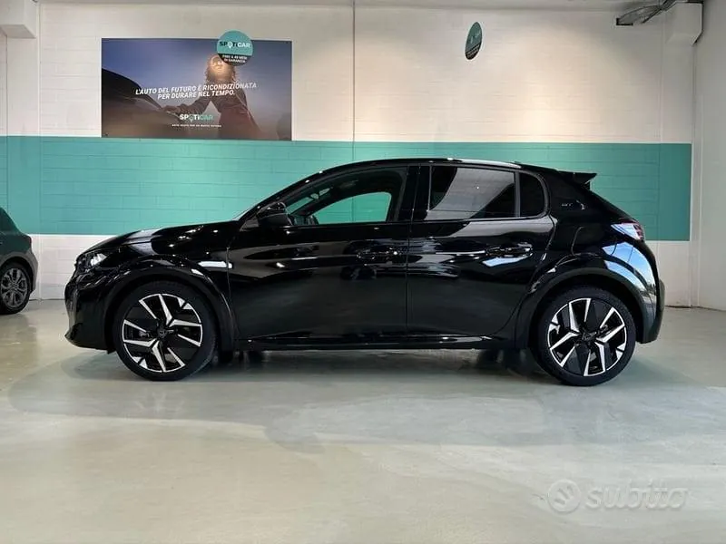 Peugeot 208 2025 photo 2