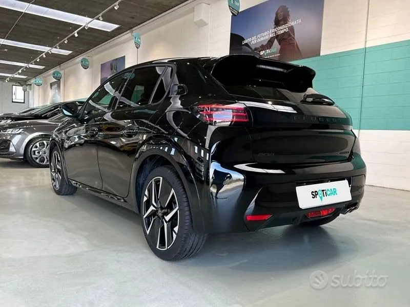 Peugeot 208 2025 photo 3