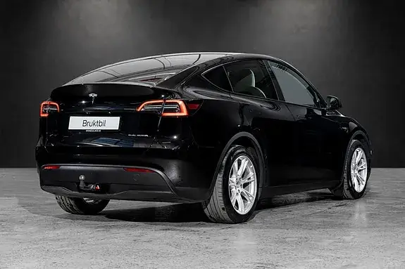 Tesla Model Y 2023 photo 4