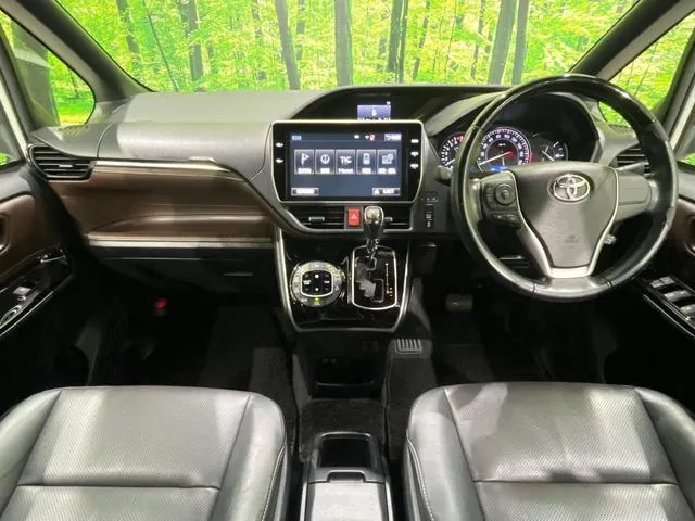 Toyota Esquaise G-I 2017 photo 2