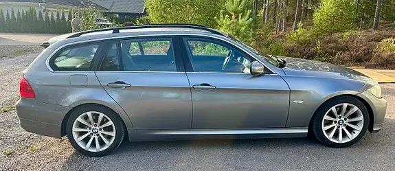 BMW 325I 2009 photo 3