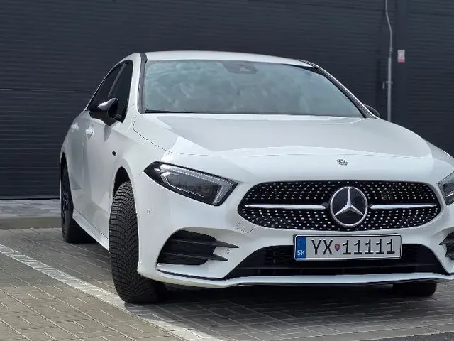 Mercedes-Benz A-Class 2021 photo 2