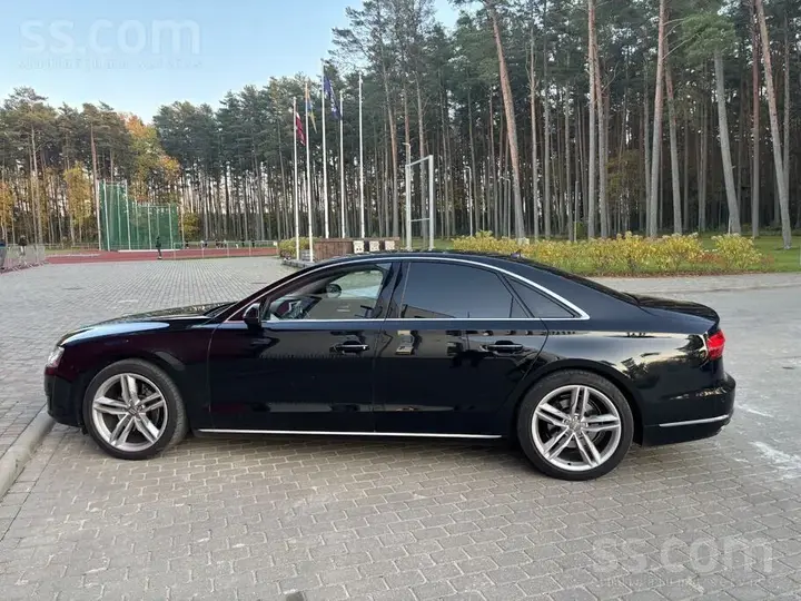Audi A8 2016 photo 4