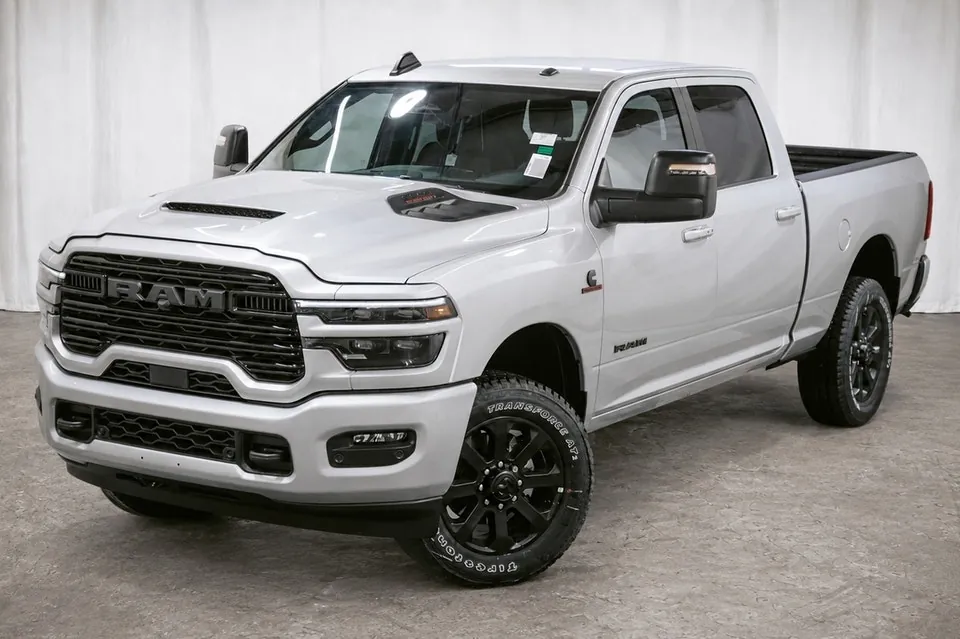 Ram 3500 Laramie 2026 photo 3