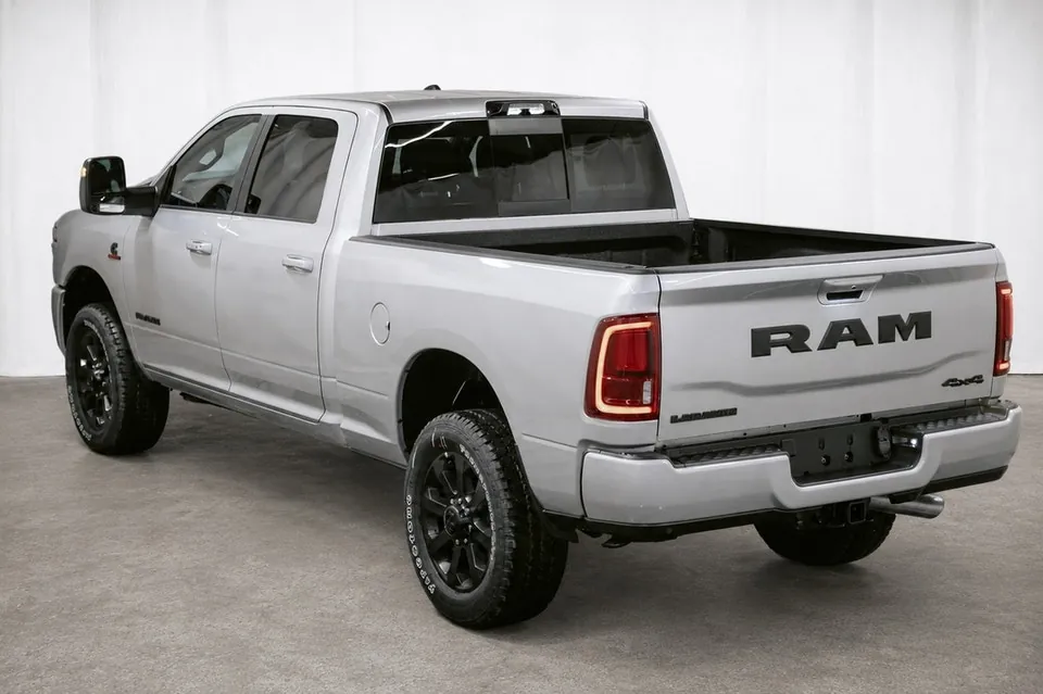 Ram 3500 Laramie 2026 photo 4