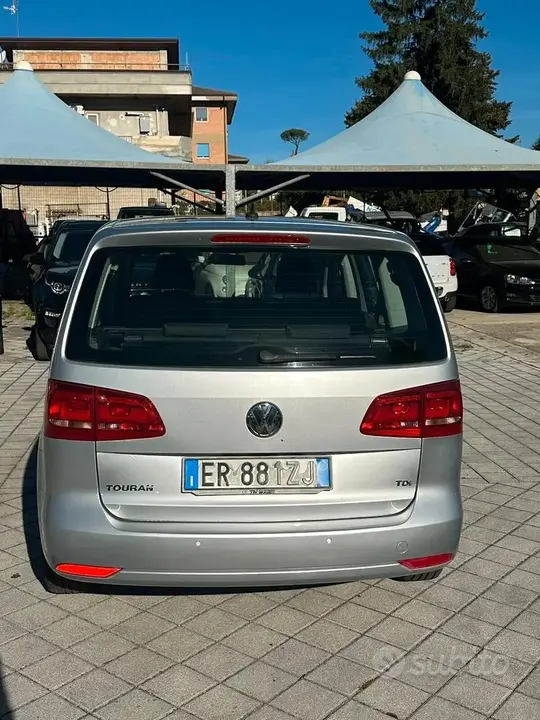 Volkswagen Touran 2013 photo 3