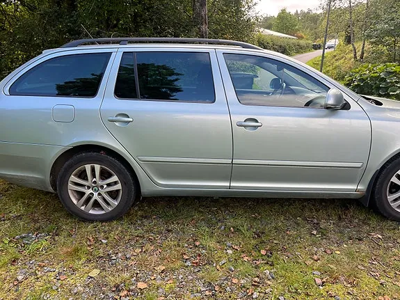 Skoda Octavia 2011 photo 5