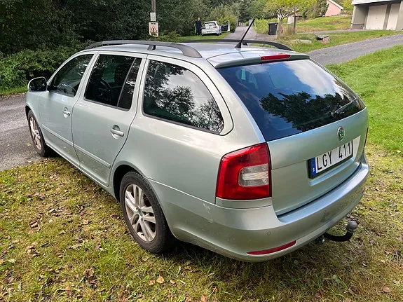 Skoda Octavia 2011 photo 3