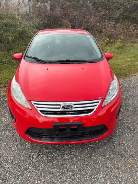 Ford Fiesta 2013 photo 2