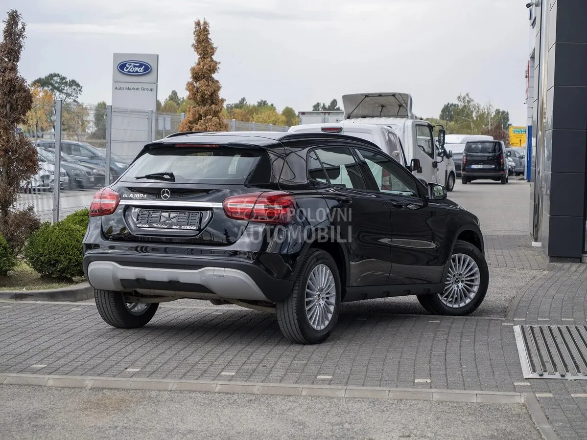 Mercedes-Benz Gla 180 2018 photo 3