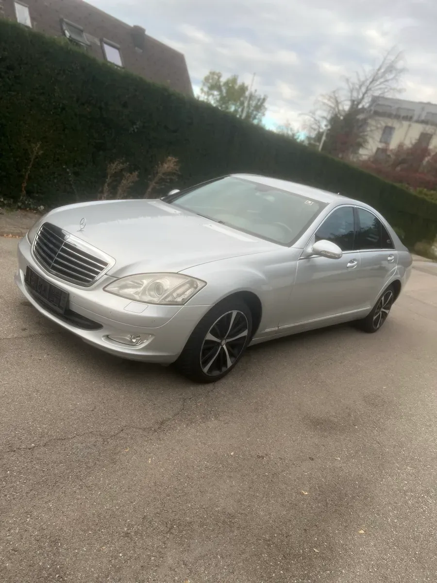 Mercedes-Benz S-Class 2006 photo 2