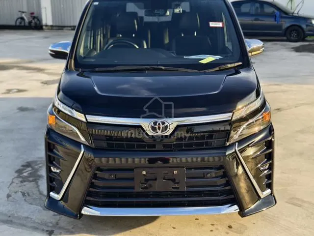 Toyota Voxy Zs