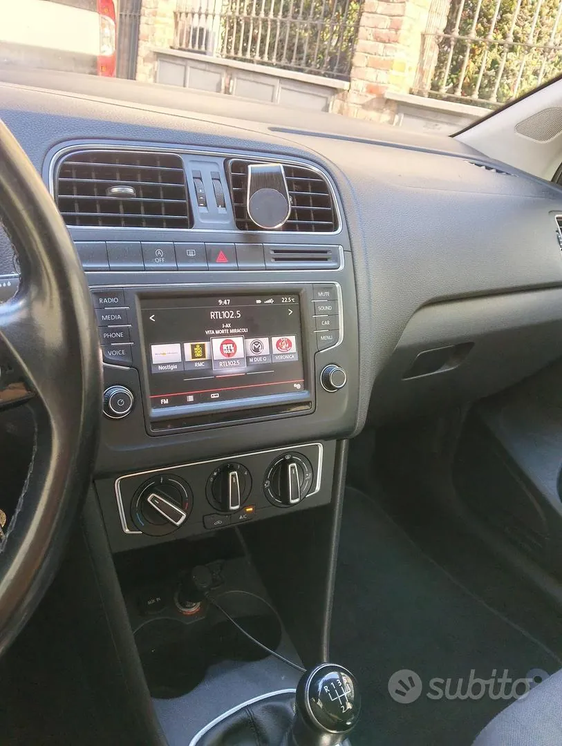 Volkswagen Polo 2016 photo 2