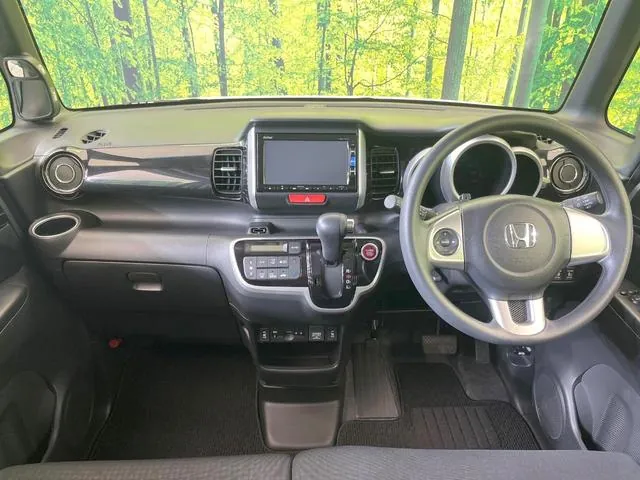 Honda N-Box 2017 photo 2