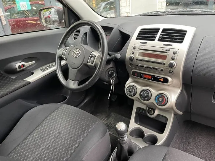Toyota Urban Cruiser 2009 photo 2