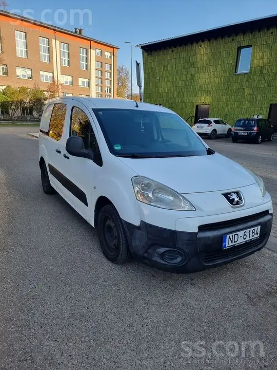 Peugeot Partner 2010 photo 2