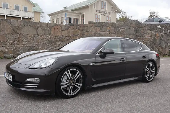Porsche Panamera 4S 2012 photo 2