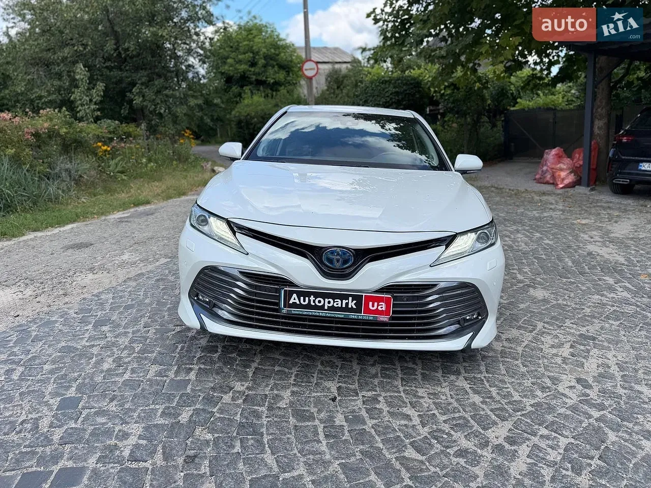 Toyota Camry 2019 photo 2