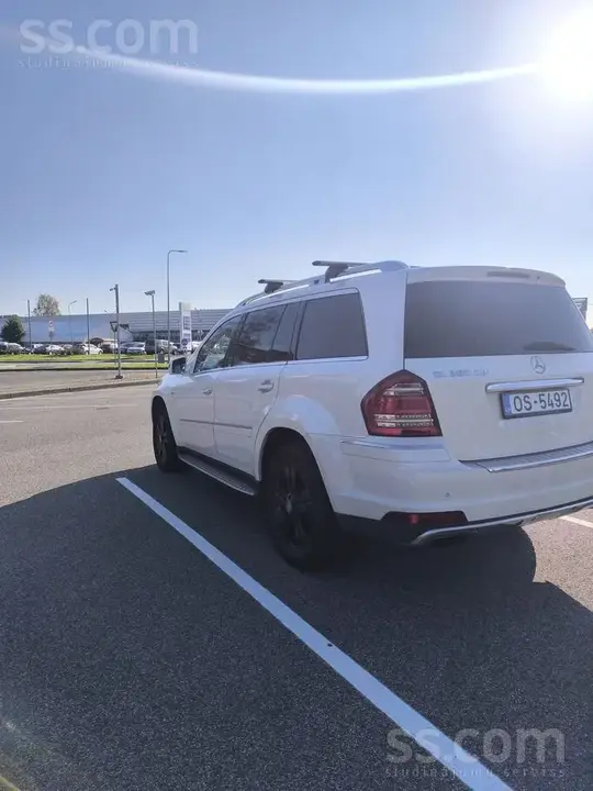 Mercedes-Benz Gl350 2011 photo 2