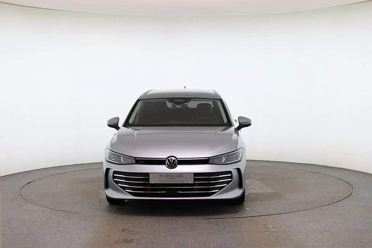 Volkswagen Passat 2026 photo 3