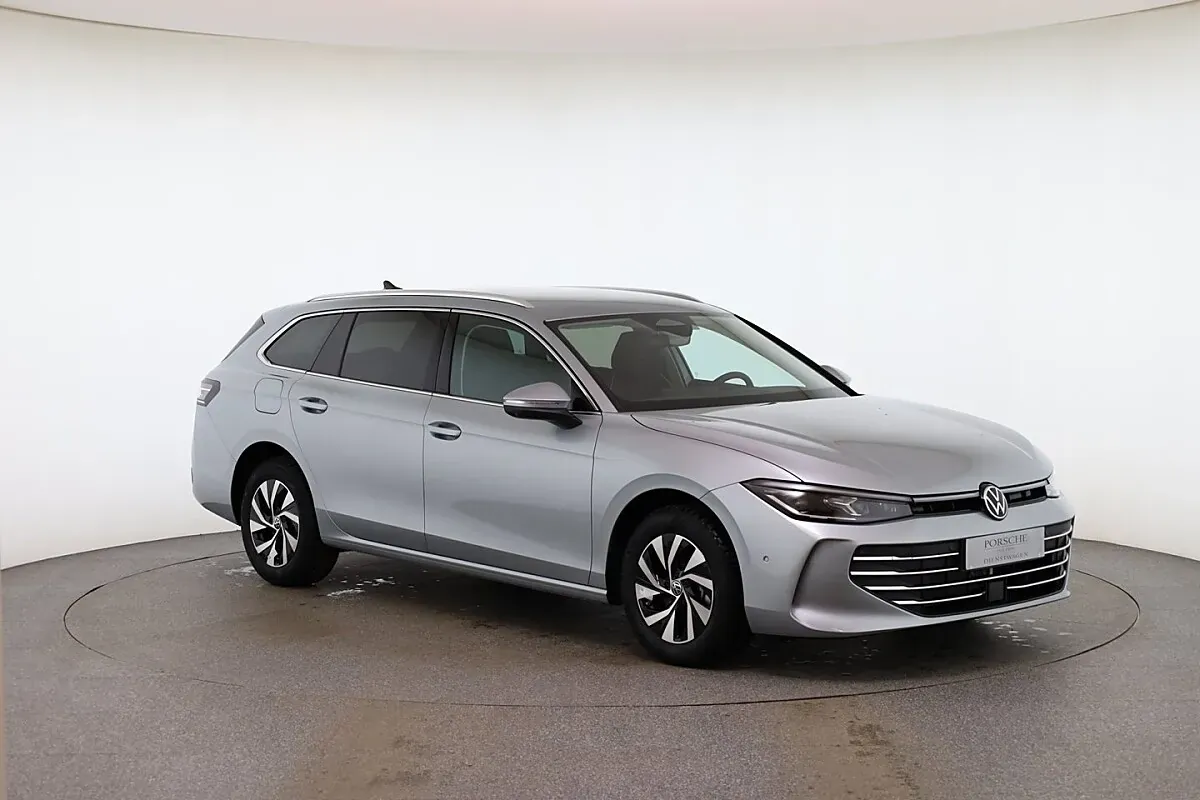 Volkswagen Passat 2026 photo 2