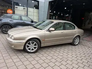 Jaguar X-Type