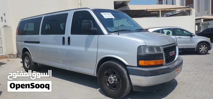 GMC Savana 2018 photo 2