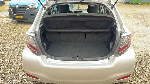Toyota Yaris 2012 photo 3