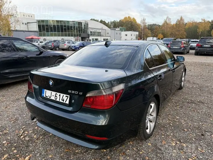 BMW 530D 2003 photo 2