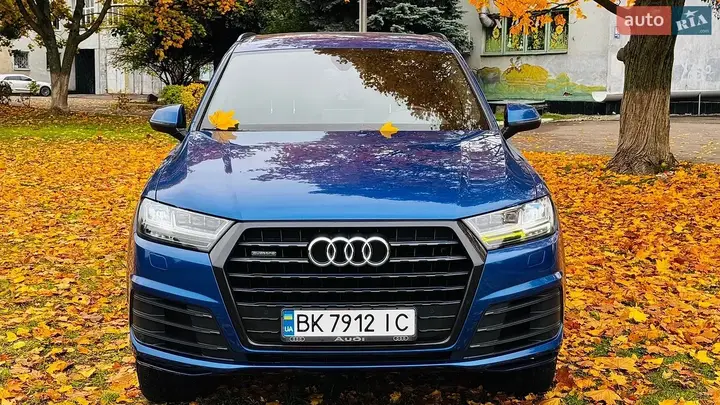 Audi Q7 2017 photo 2