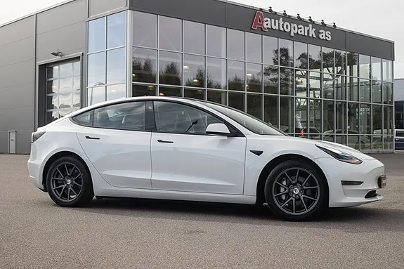 Tesla Model 3 2021 photo 2