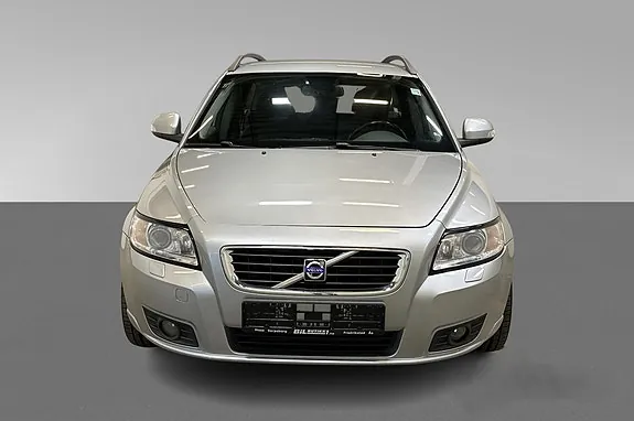 Volvo V50 2010 photo 2