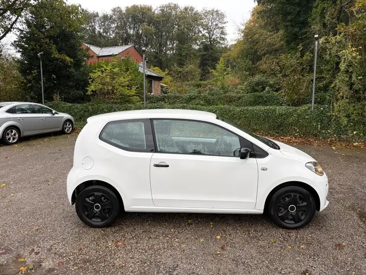 Volkswagen Up 2012 photo 2