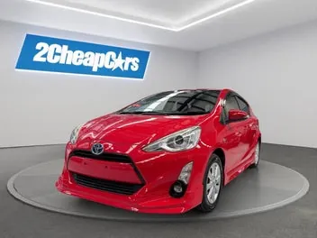 Toyota Aqua 2015 photo 2