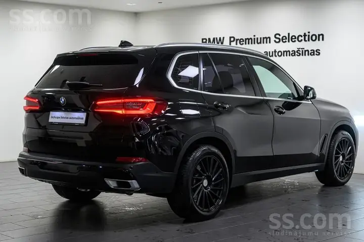 BMW X5 2023 photo 2