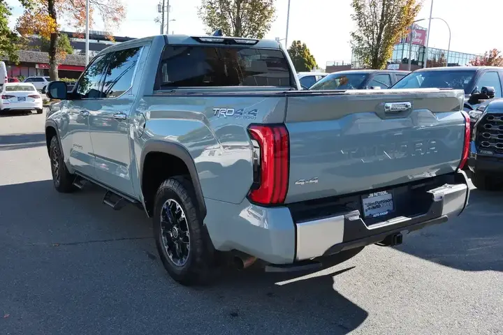 Toyota Tundra 2023 photo 3