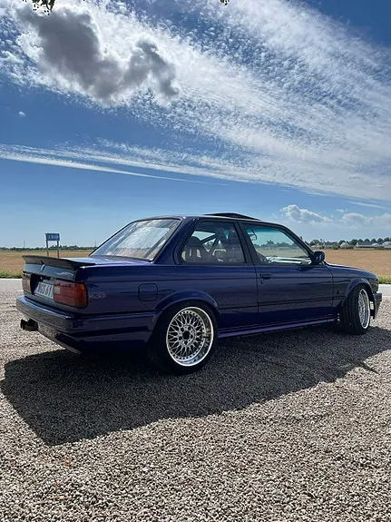 BMW 320I 1988 photo 4
