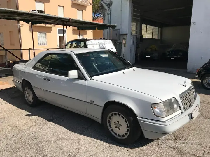 Mercedes-Benz 200 Ce Coupé 1992 photo 3