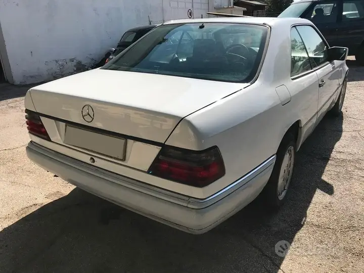 Mercedes-Benz 200 Ce Coupé 1992 photo 4