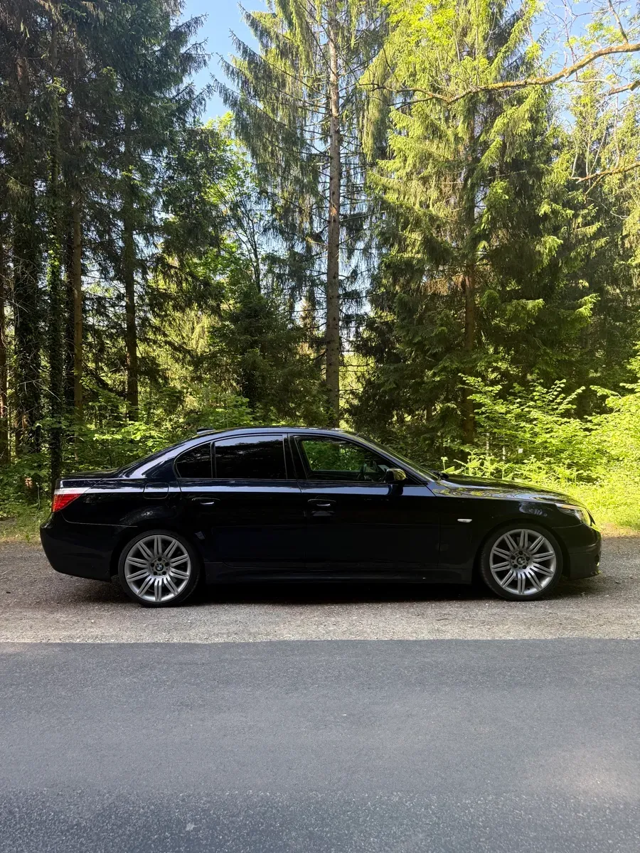 BMW 5 Series 2009 photo 3