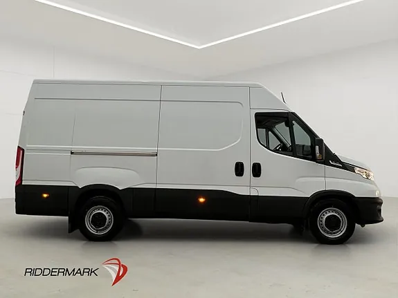 Iveco Daily 2023 photo 2