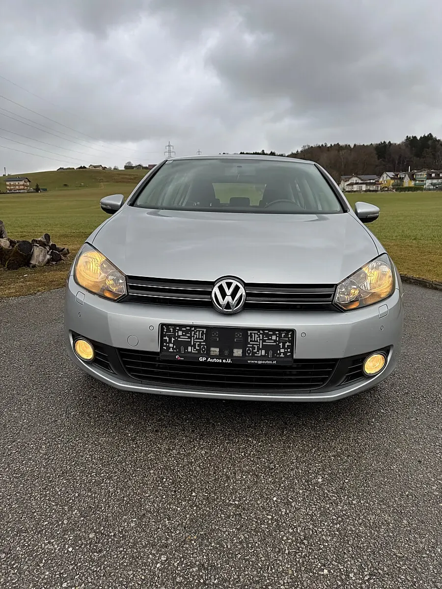 Volkswagen Golf 2012 photo 2