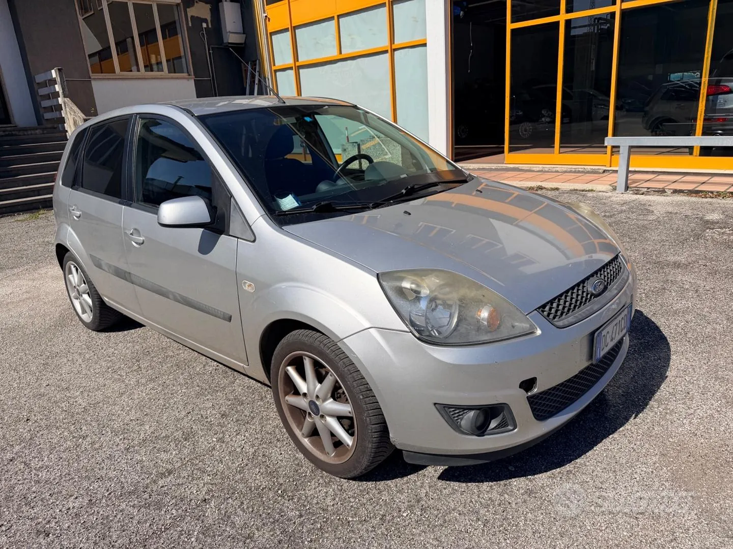 Ford Fiesta 2006 photo 2