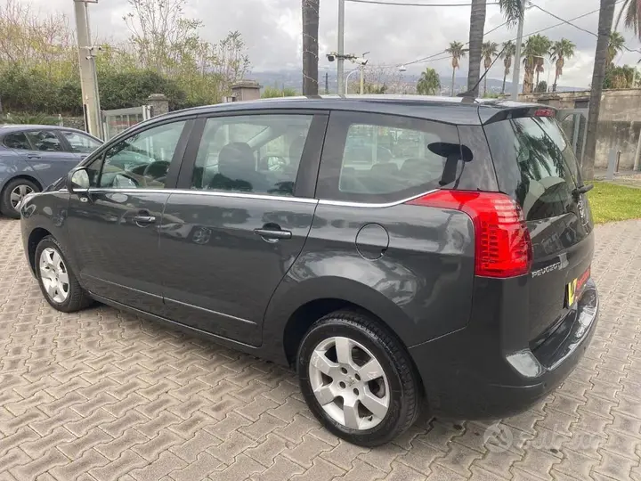 Peugeot 5008 2013 photo 3