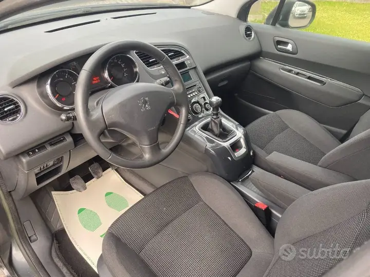 Peugeot 5008 2013 photo 5