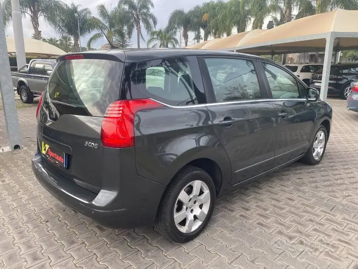 Peugeot 5008 2013 photo 4