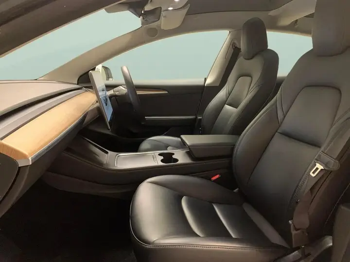 Tesla Model 3 2022 photo 4