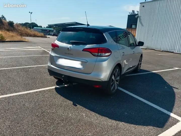 Renault Scenic 2019 photo 2